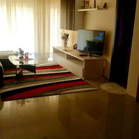 Sunny Oasis Apartment *